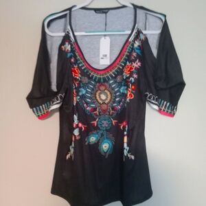 Ladies Open-Shoulder Top..Aztec/Boho Print..XL